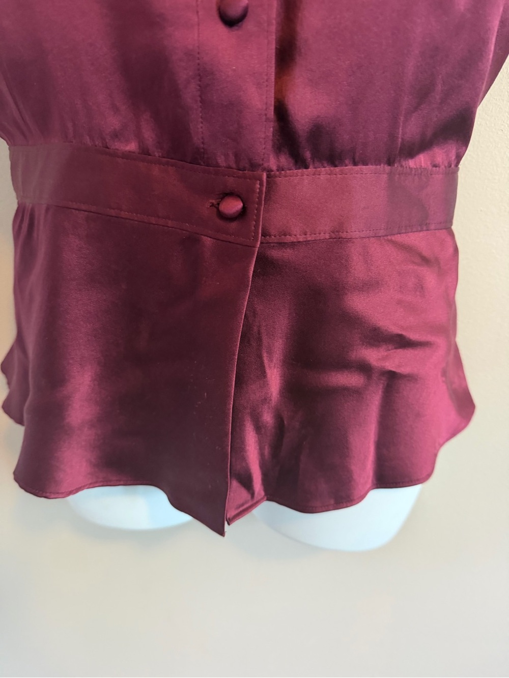 Y2K Banana Republic 100% Silk Short Sleeve Flutter Peplum Blouse Burgundy L - Picture 2 of 8